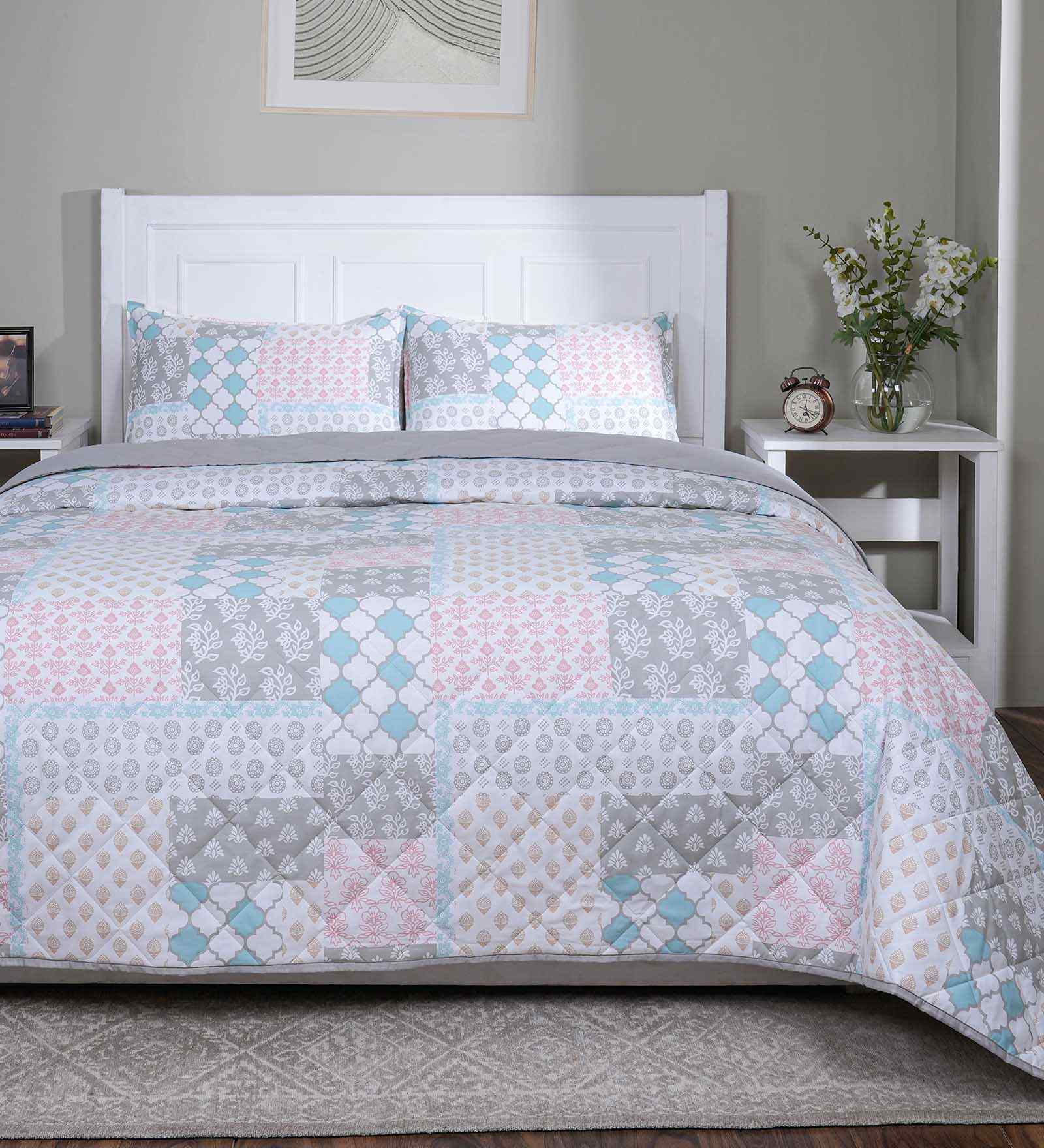 Blue Cotton Polyester Floral Print 110 GSM Double Bed Quilt