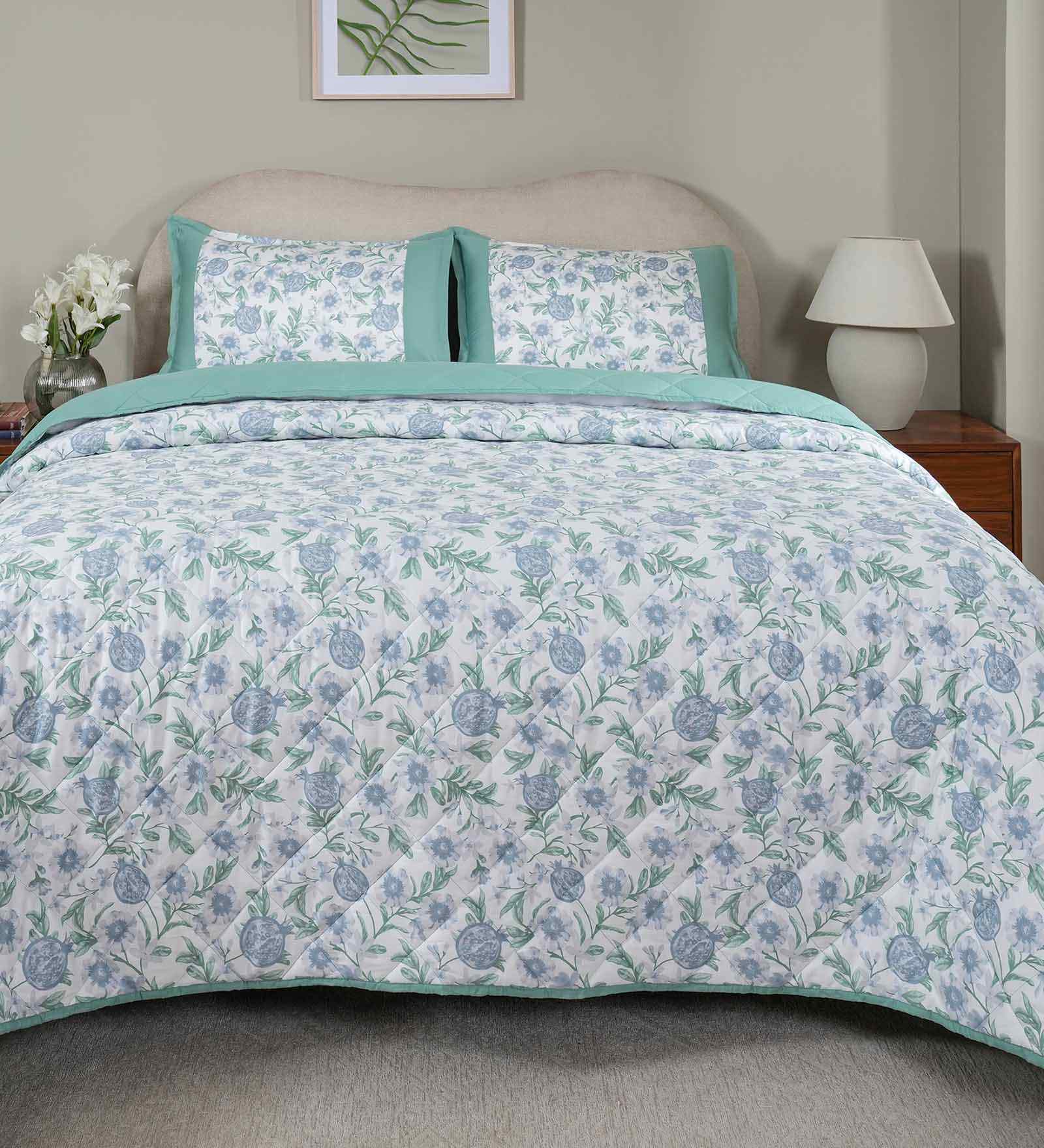 Blue Cotton Polyester Fruit Print 115 GSM Double Bed Quilt
