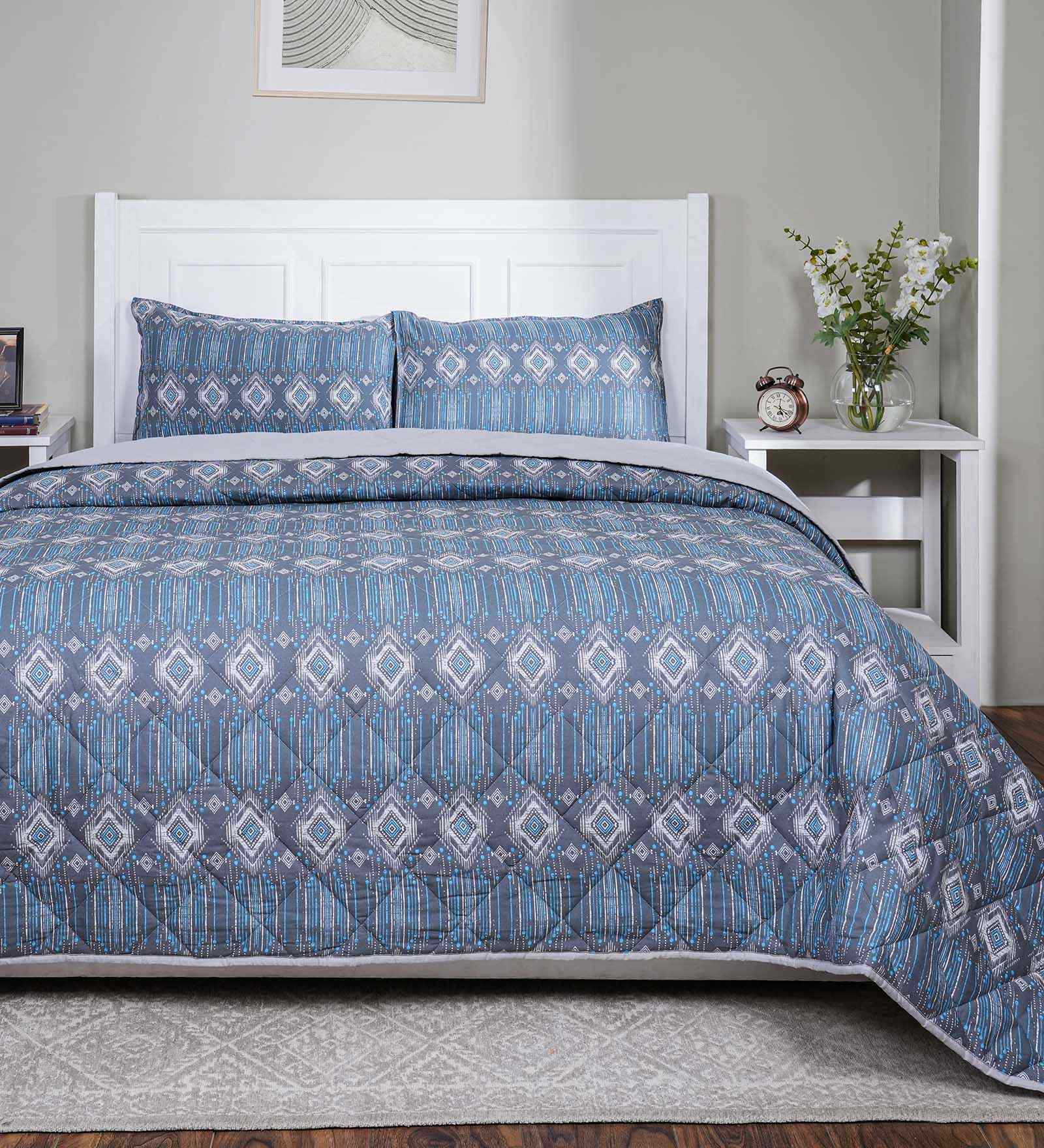 Blue Cotton Polyester Geometric Print 110 GSM Double Bed Quilt
