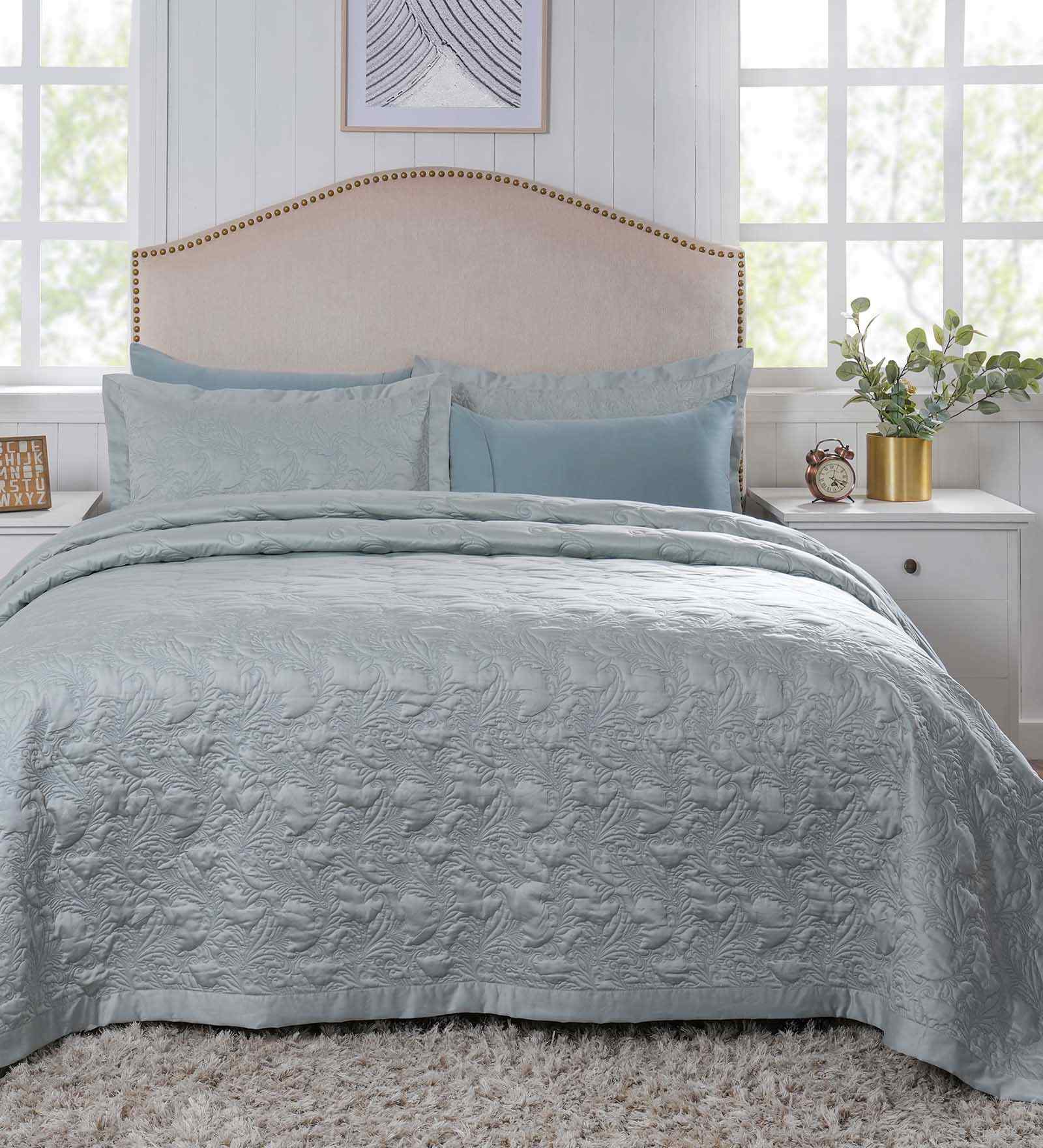 Blue Cotton Polyester Solid & Self Design 145 GSM Double Bed Quilt
