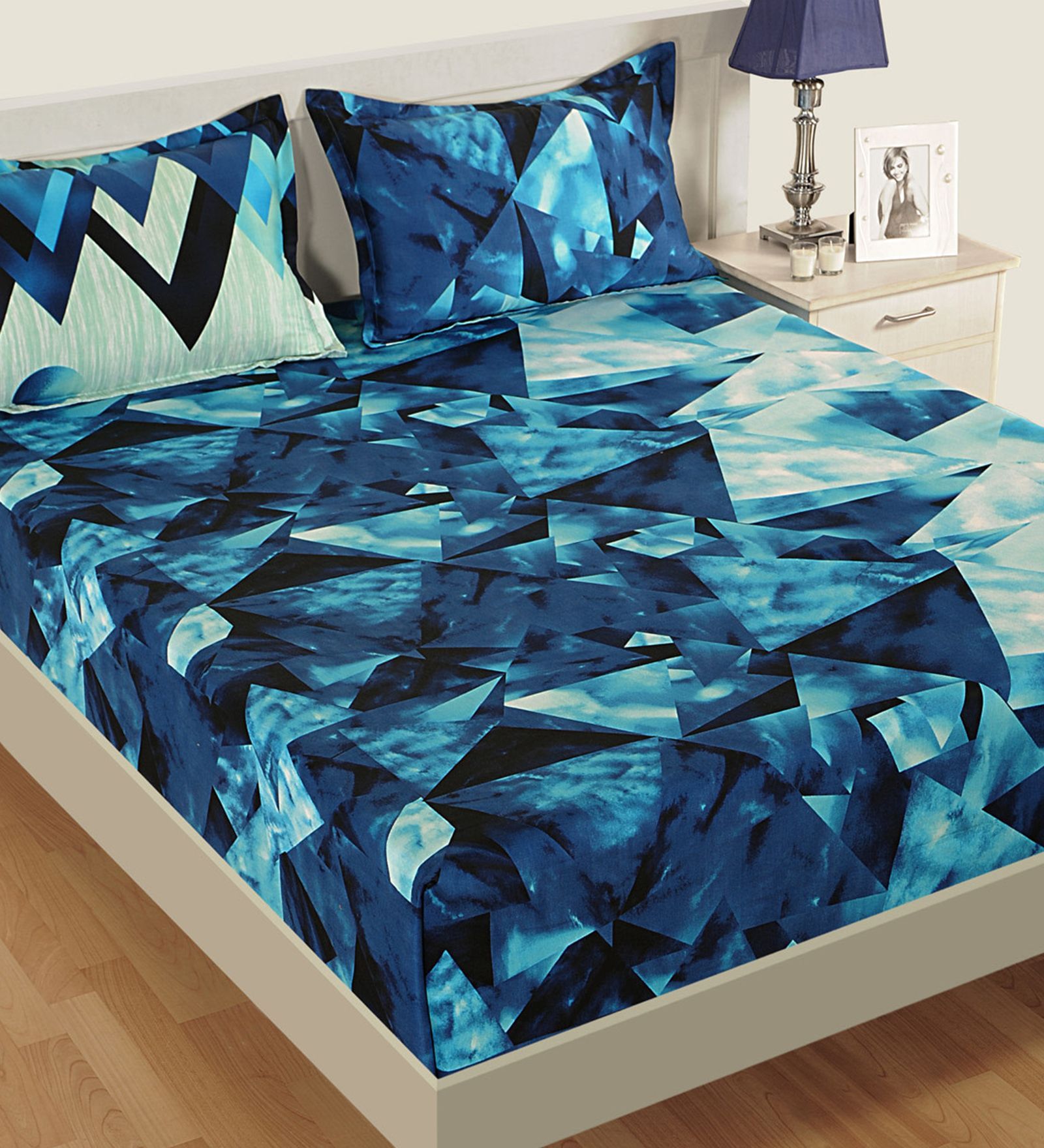 Buy Blue Cotton Fitted Queen Size Bed sheet Set of 3 by Swayam at 45