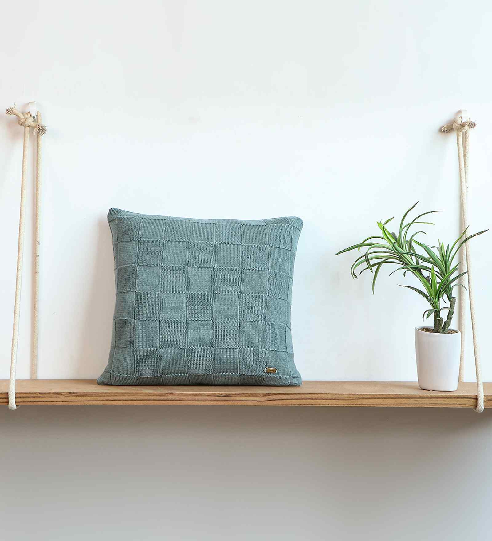 Blue Daisy 100% Cotton Square Check 16X16 Inches Knitted Cushion Cover