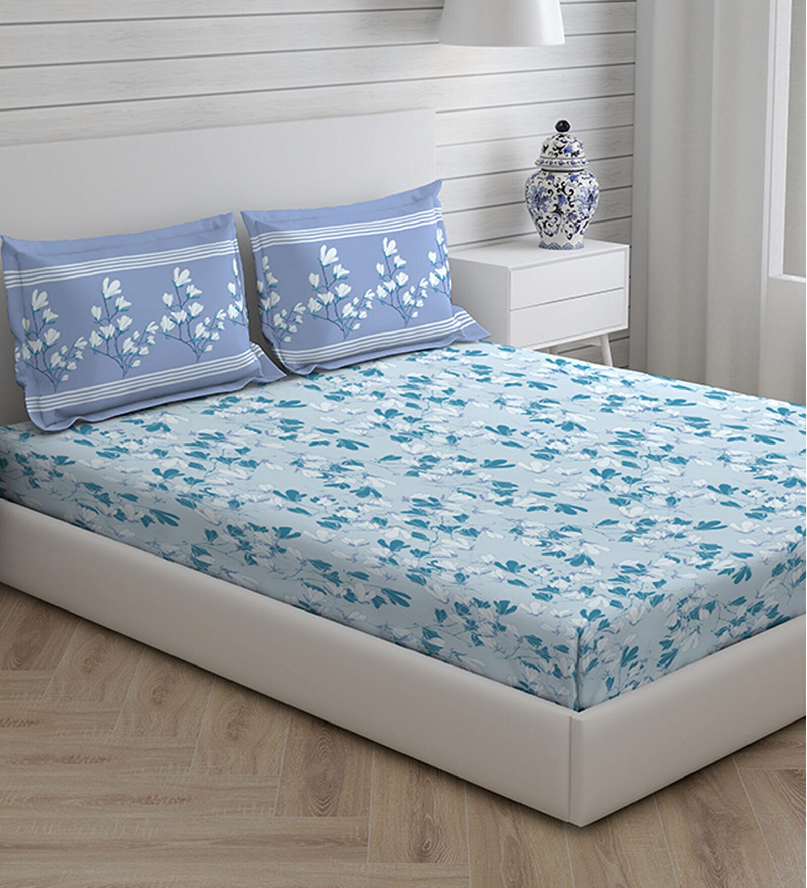 Blue Floral 104 TC Cotton Queen Sized Bed Sheets with 2 Pillow Covers