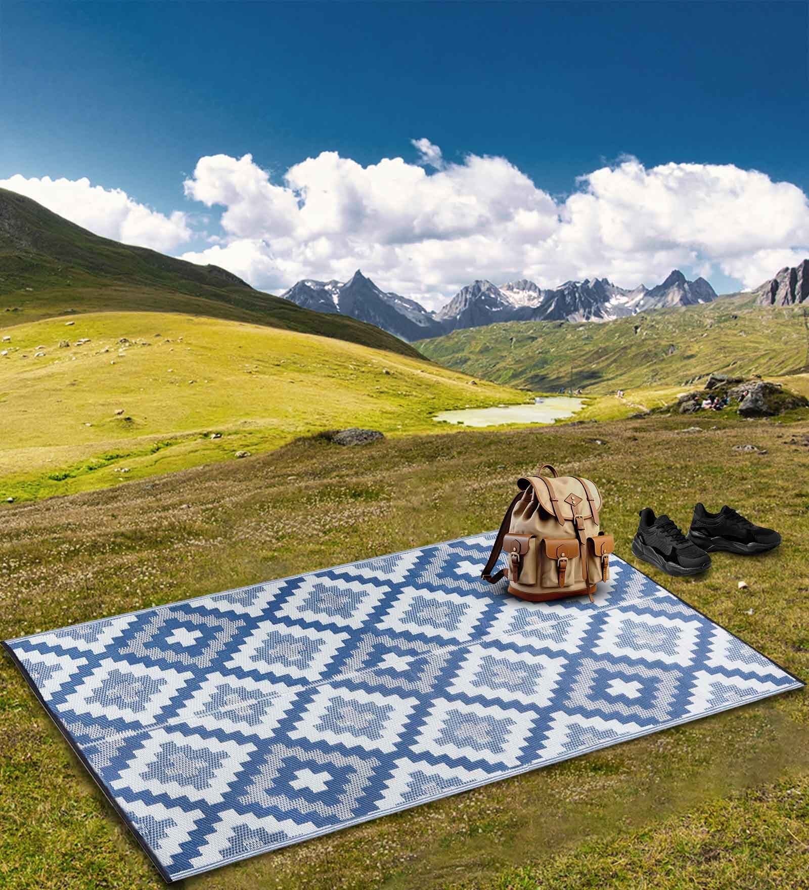 Blue Geometrical Polyproylene 4 ft x 6 ft Machine Made Picnic  Mats