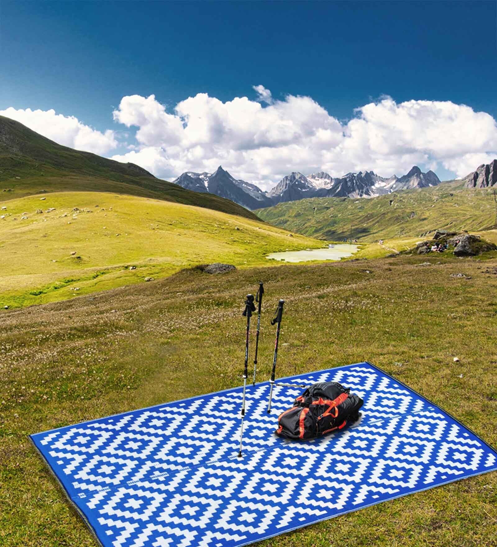 Blue Geometrical Polyproylene 4 ft x 6 ft Machine Made Picnic  Mats