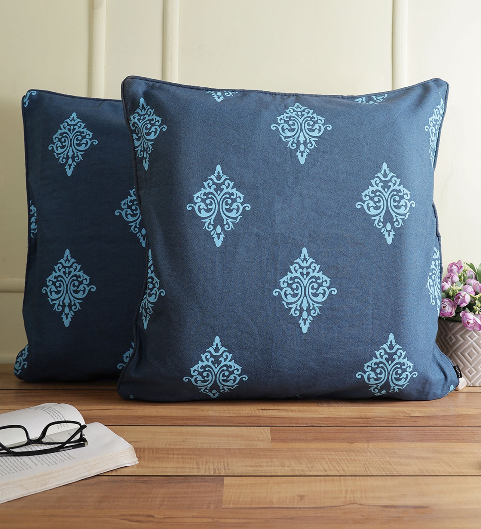Blue Traditional Jute 18 x 18 Inches Cushion Covers (Set of 2)