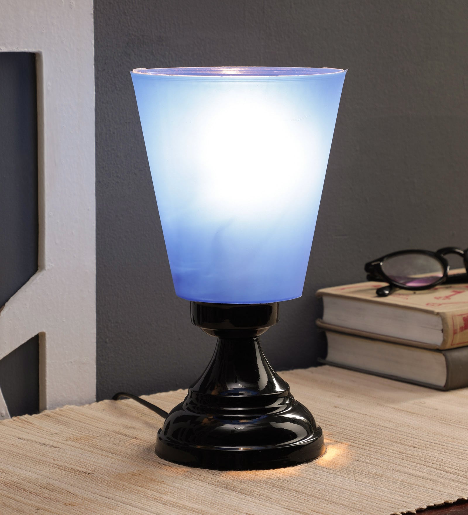 Diseno Blue Plastic Shade Table Lamp With Metal Base