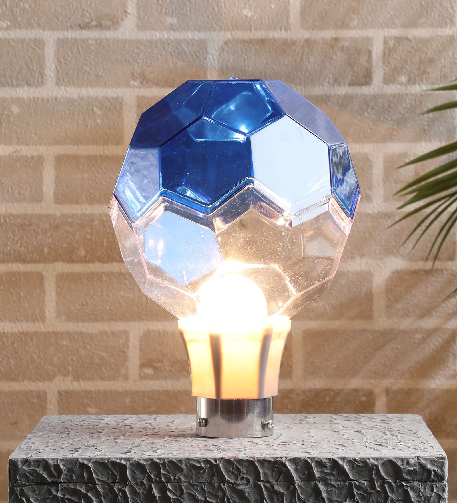 Beverly Blue Plastic Gate Light