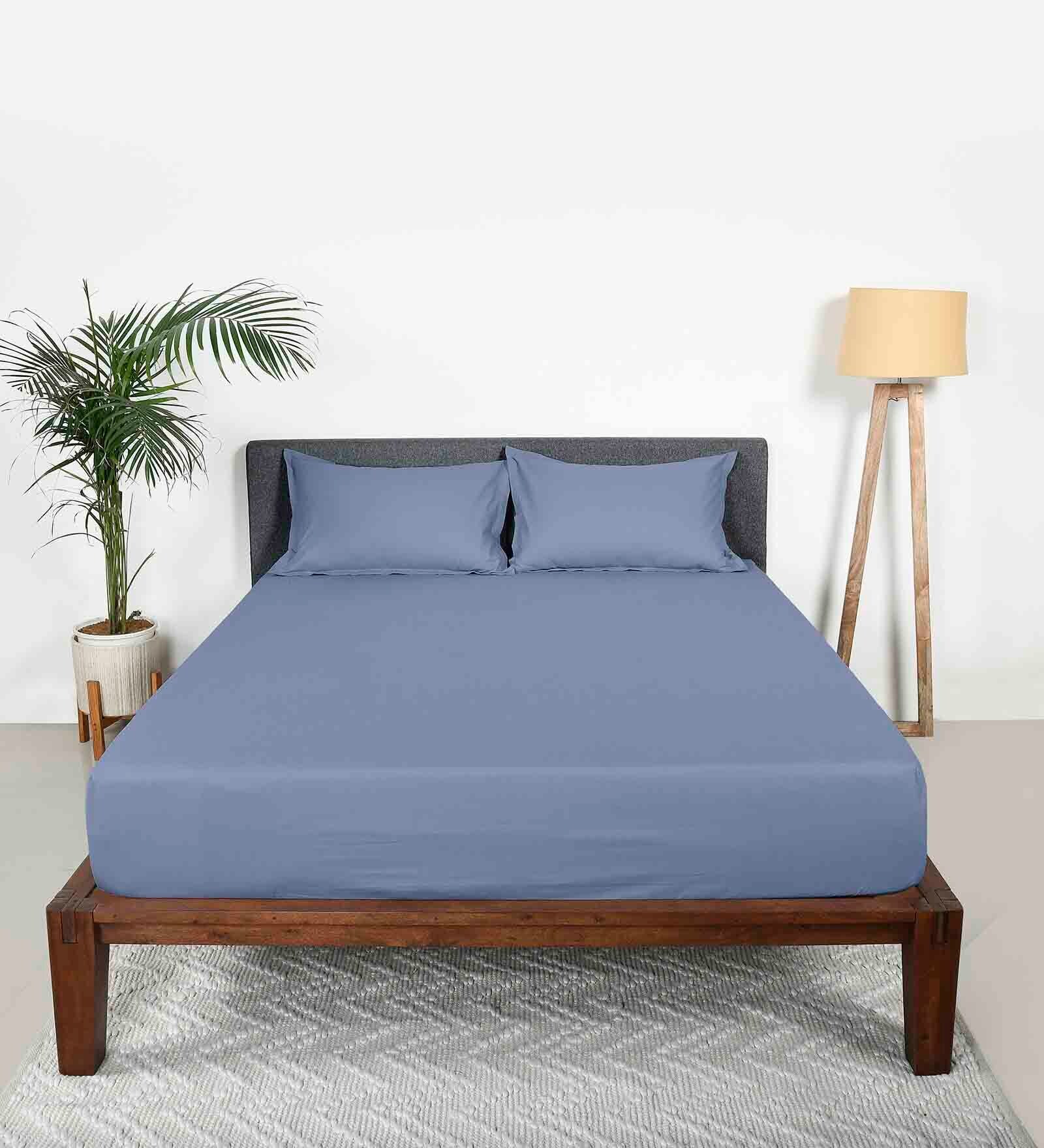 Blue Solid 200 TC 100% Cotton King Sized Fitted Bed Sheets with 2 Pillow Covers