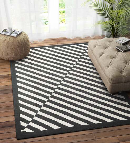 Black Geometric Wool 5ft x 8 ft Hand Tufted Carpet