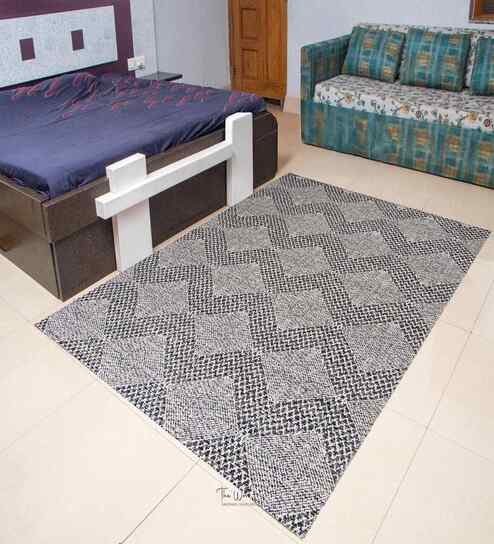 Black Geometrical Cotton 8X4 Feet Hand Woven Carpet