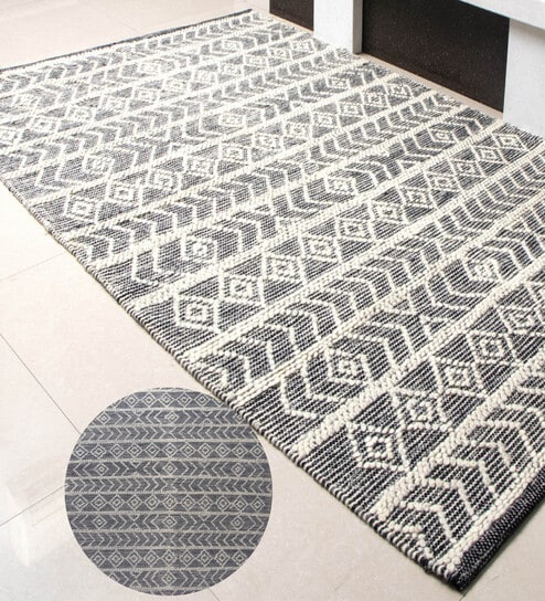 Black Geometrical Wool 8X5 Feet Hand Woven Carpet