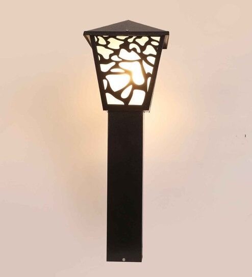 Black Iron 9 Watt Garden Light