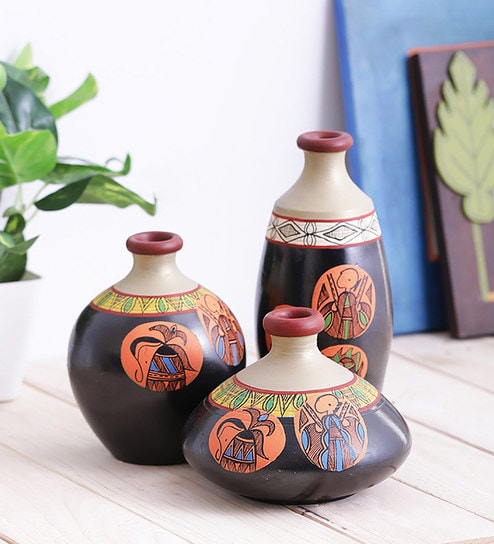 Buy Black Orange Madhubani Terracotta Vase Set Of 3 By Vareesha