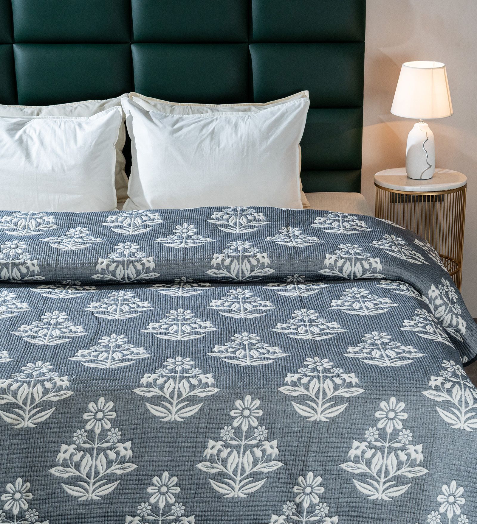 Multicolor Booti King Sized Bedspread With Pillow Cover