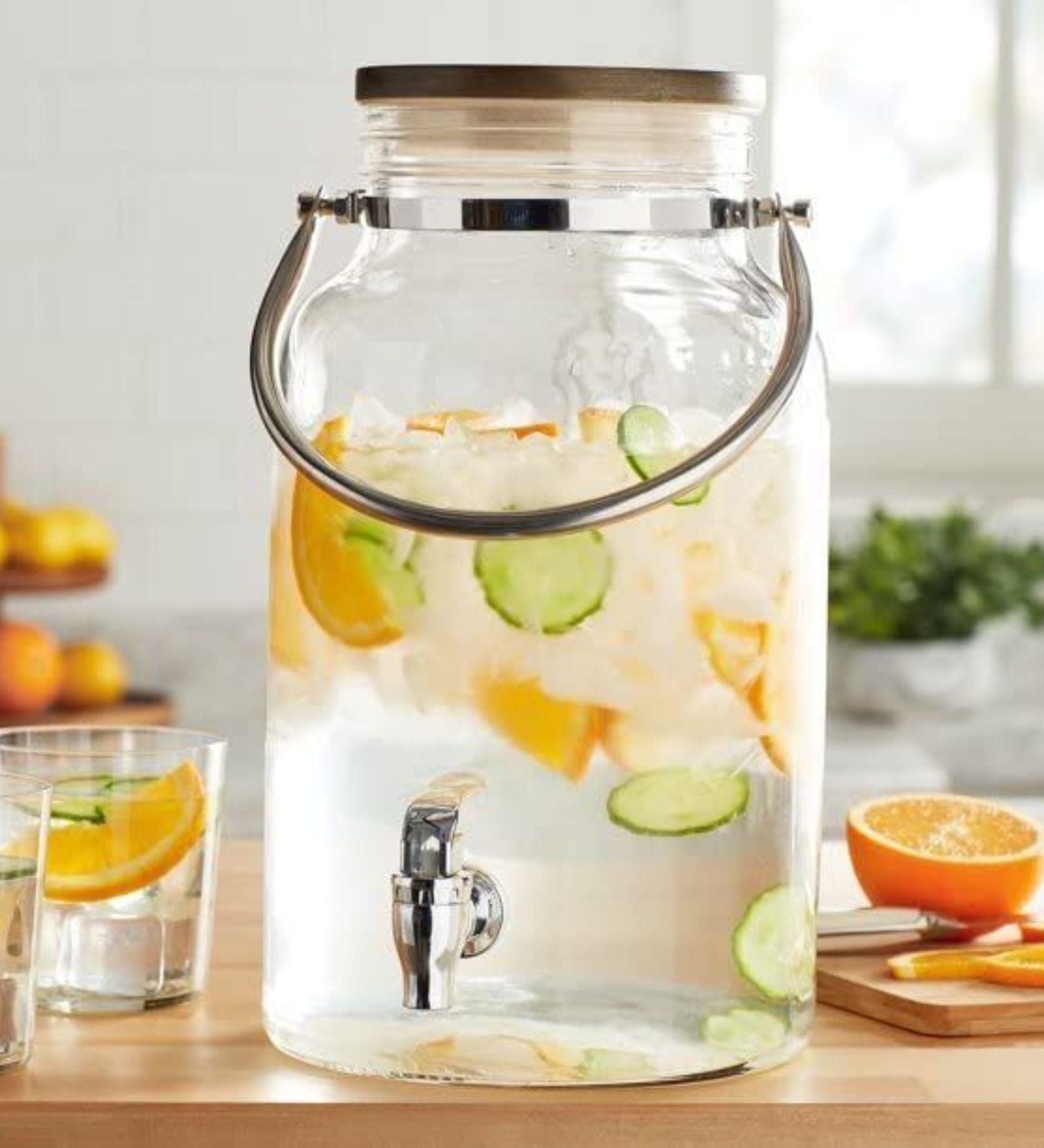 Borosilicate Glass 5.5 LTR Water Jug with Handle, Juice Beverage Carafe with Stainless Steel Lid, Big Glass Iced Tea Pitcher, 1 Pcs Set