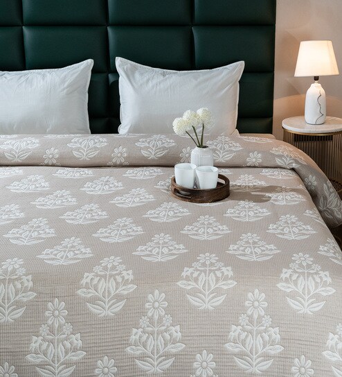 Multicolor Booti King Sized Bedspread With Pillow Cover