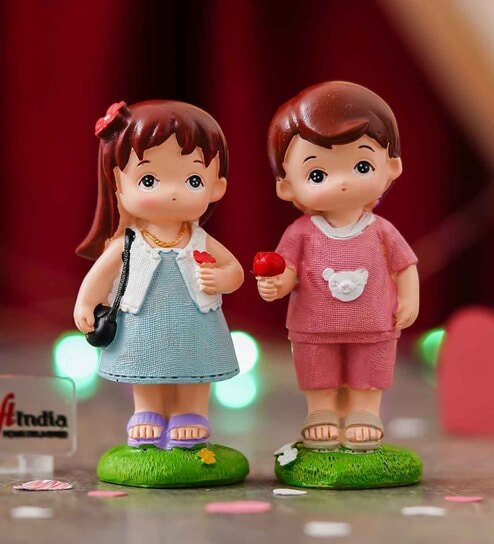 Cute Couple Showpiece Valentine Gift