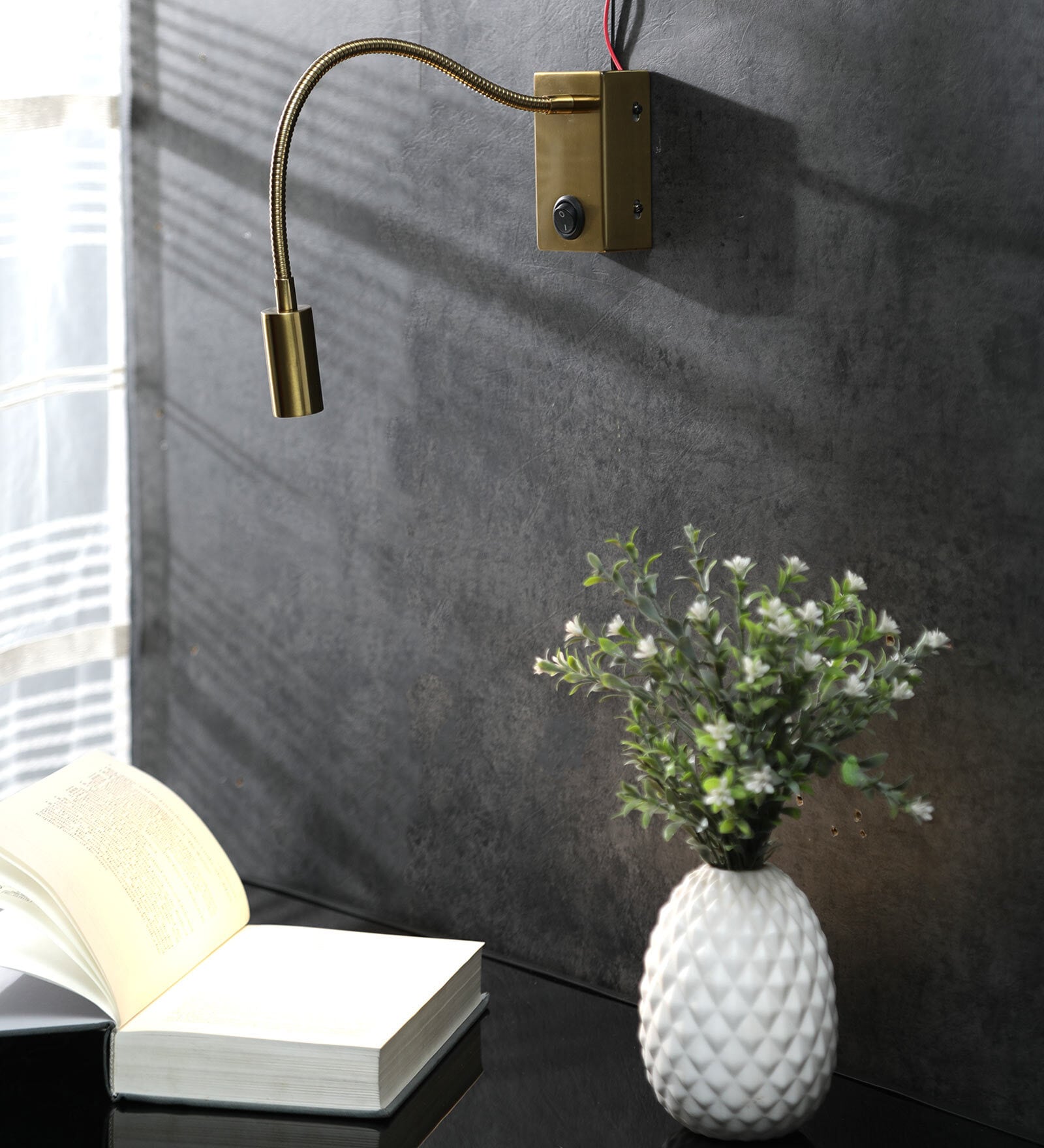 Modern Metal Spot Light (Brass Finish)