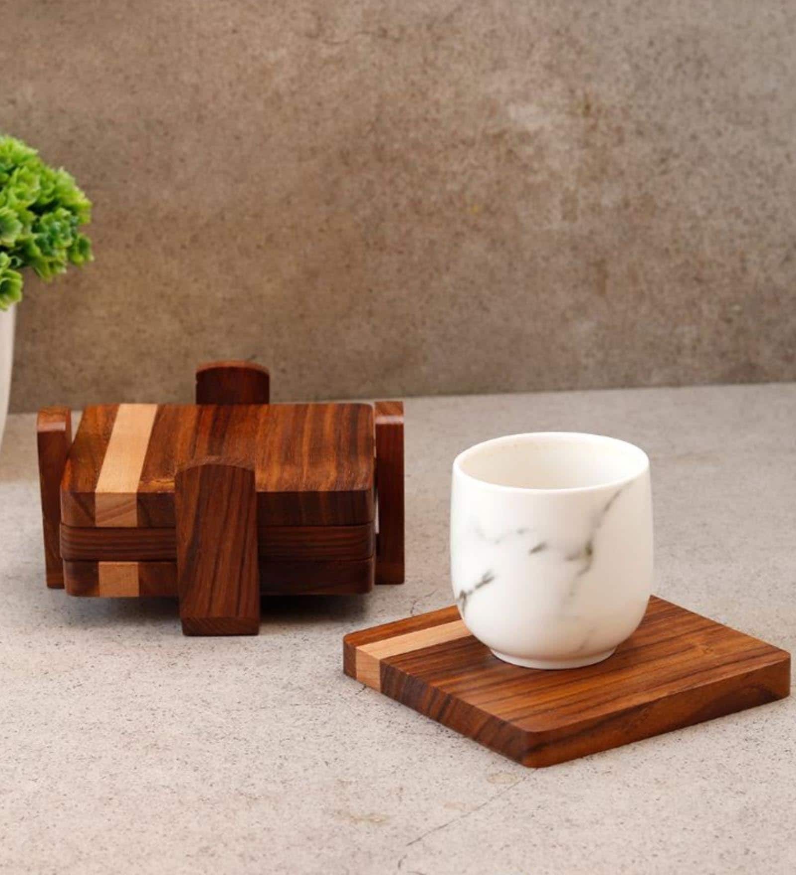 Brown & Off-white Sheesham & Mango Wood (Set of 4) Coaster With Base Tray
