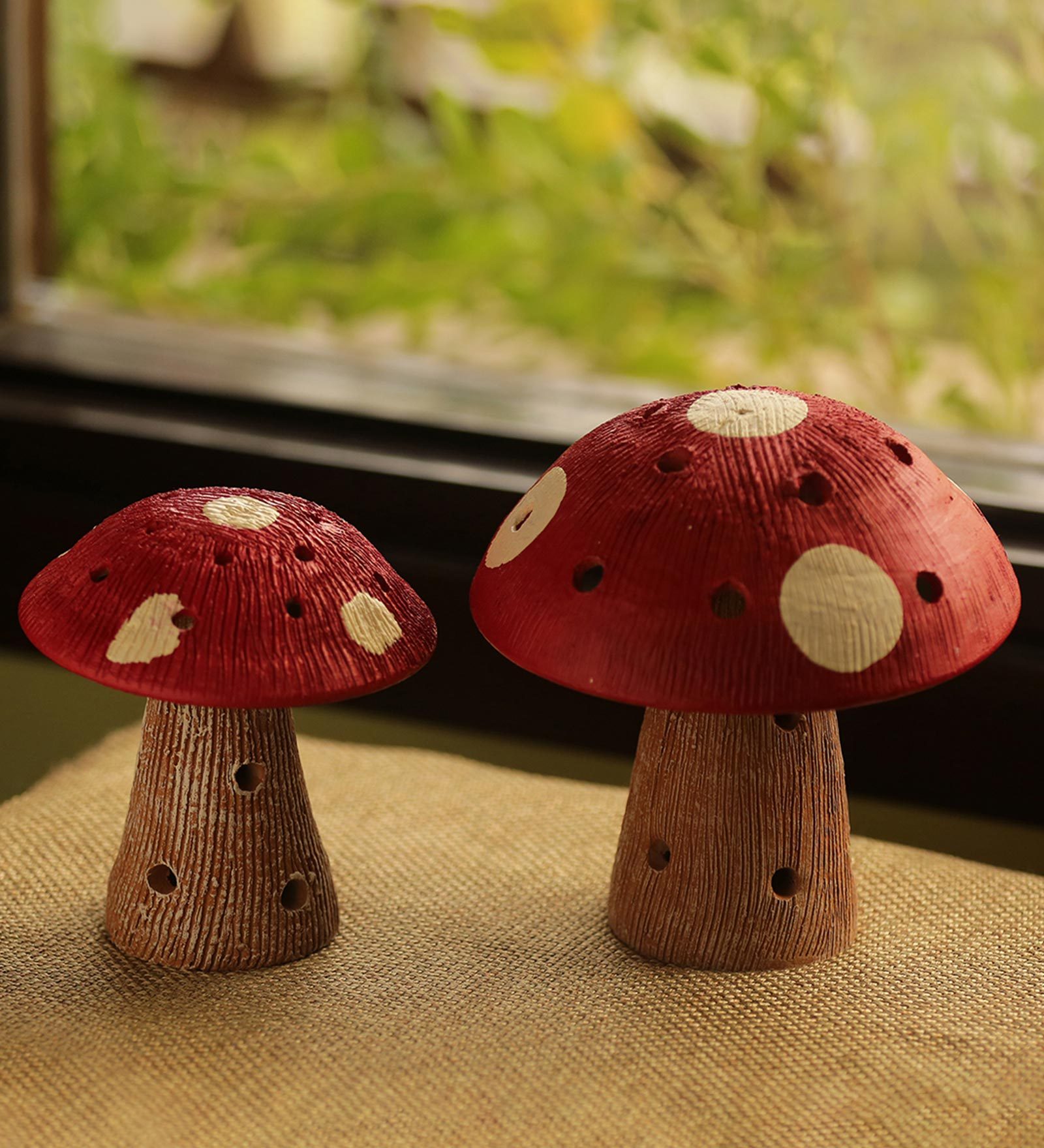 Brown & Red Soomin Terracotta Handpainted Garden Mushroom Artificial Plant Without Pot Garden Figurine