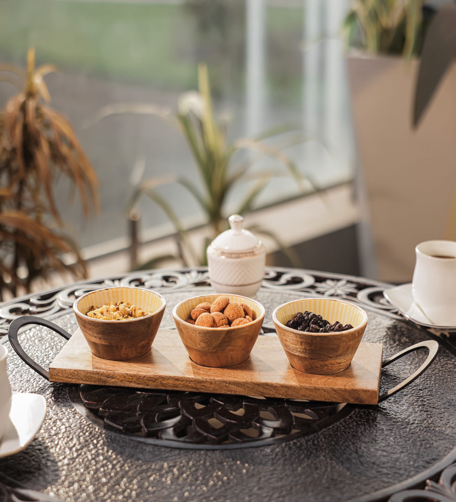 Brown & Yellow Mango Wood Appetizer Platter