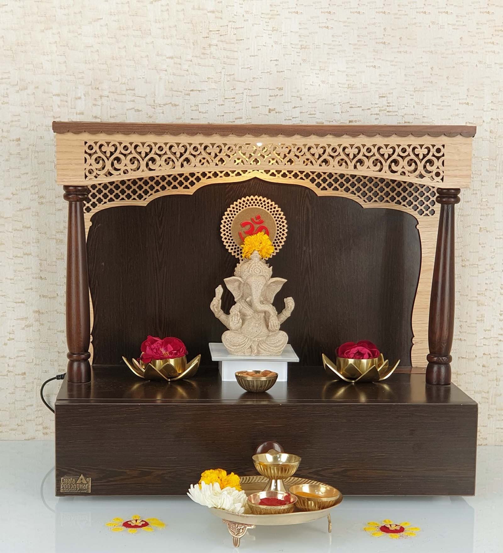 Brown  Indian Teak Wood Hand Crafted Mahirap Pillar Mandir With LED