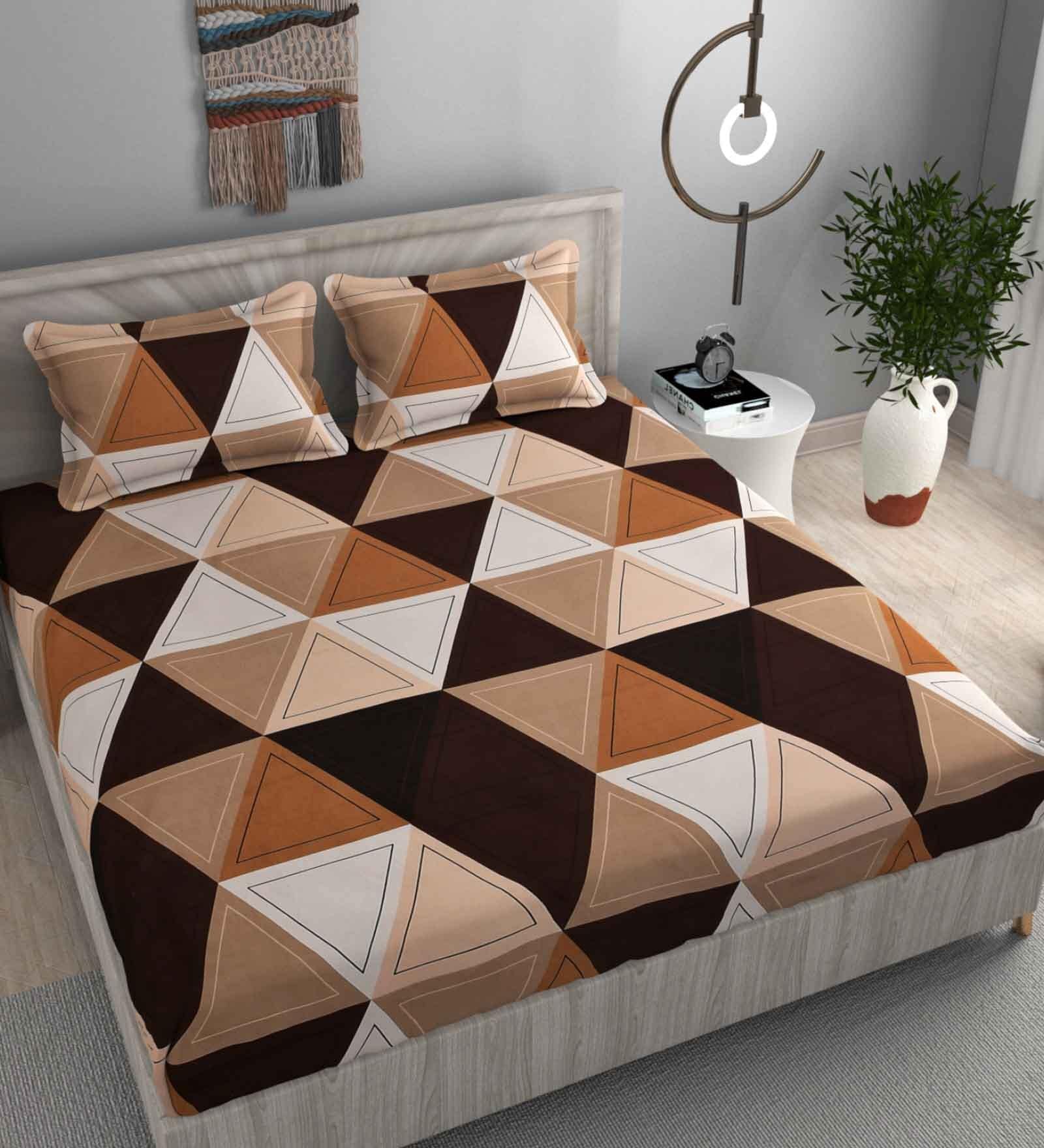 Brown Geometric 220 TC Microfiber King Size Fitted Bedsheet With 2 Pillow Covers