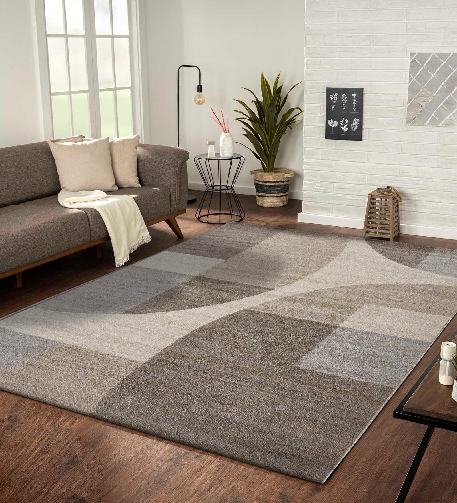 Brown and Cream Geometrical Polypropylene 7 ft x 5 ft Machine Made Carpet