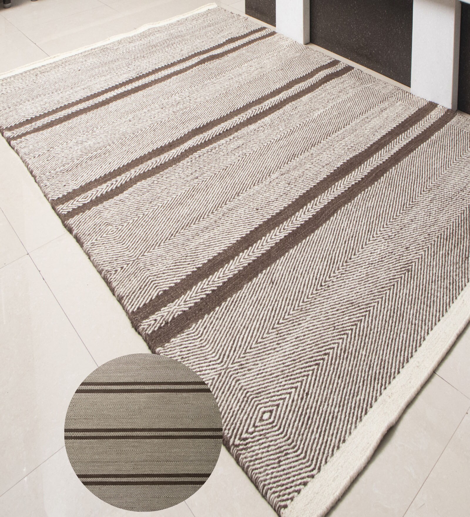 Brown Geometrical Wool 8X5 Feet Hand Woven Carpet