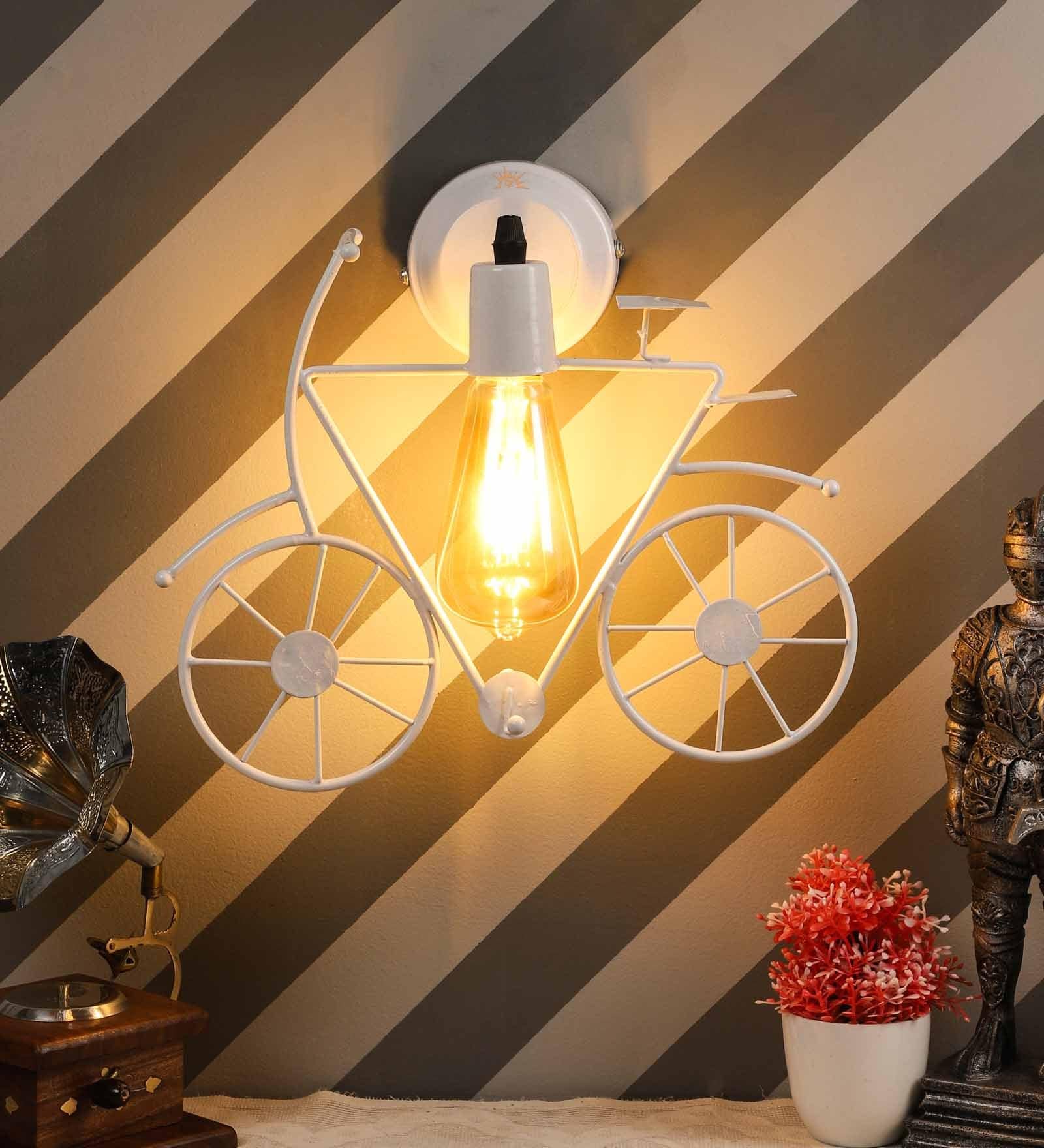 Victoria Metal Novelty Wall Light (White)