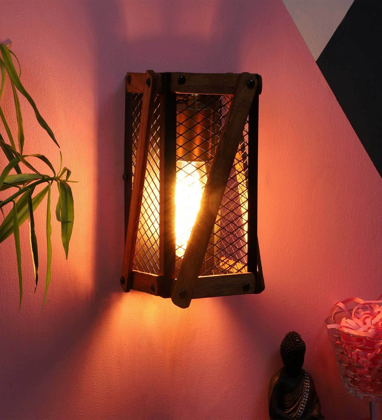 Metal Novelty Wall Light (Natural Wood)