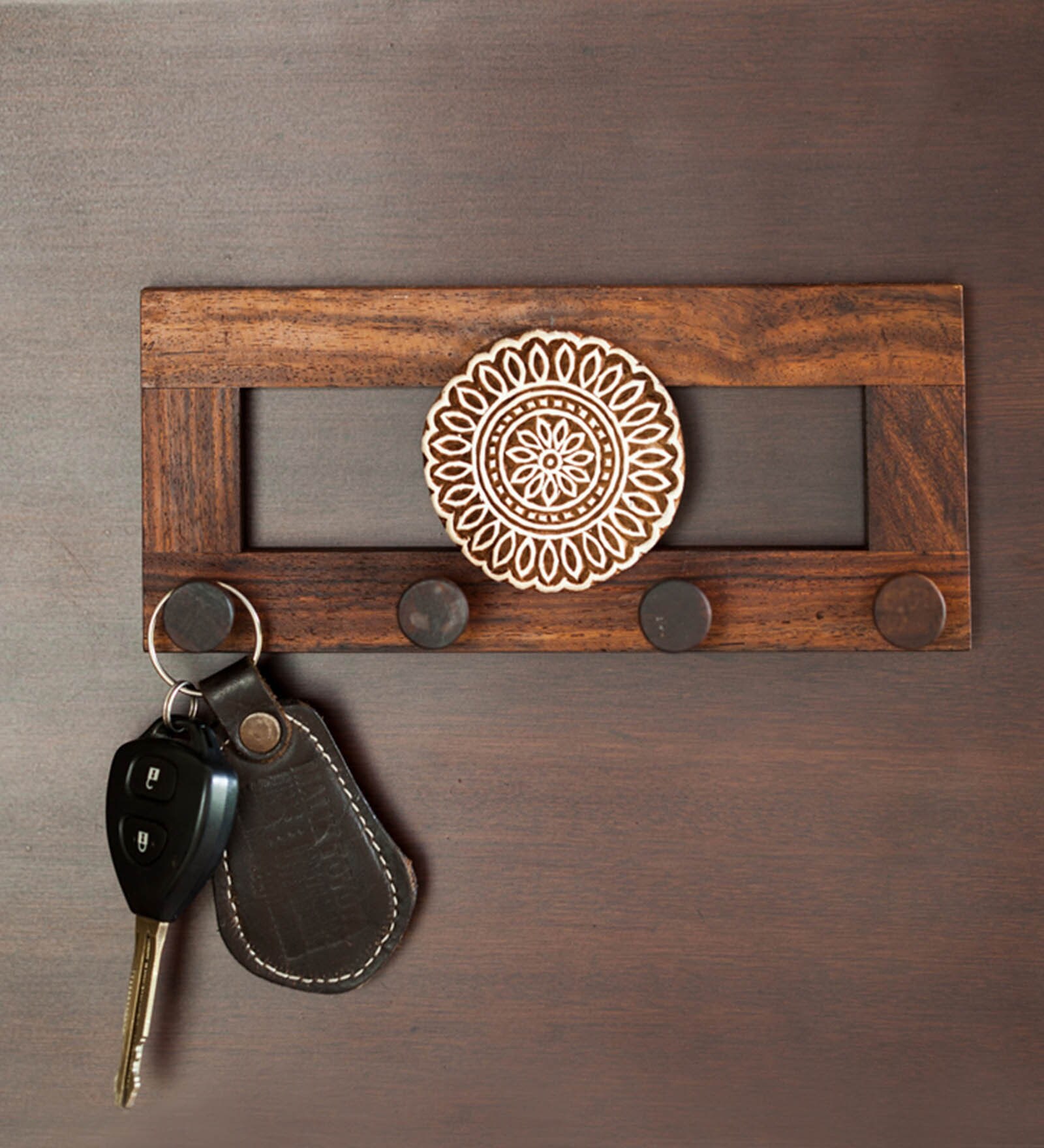 Hand Carved Sheesham Wood Block Key Hanger (2 pegs) main image 1