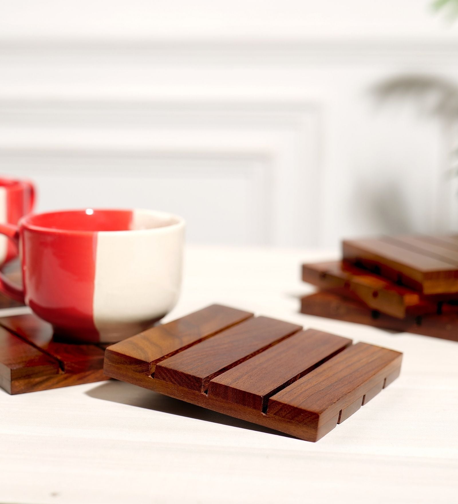 Brown Sheesham Wood Reversible Coaster Set