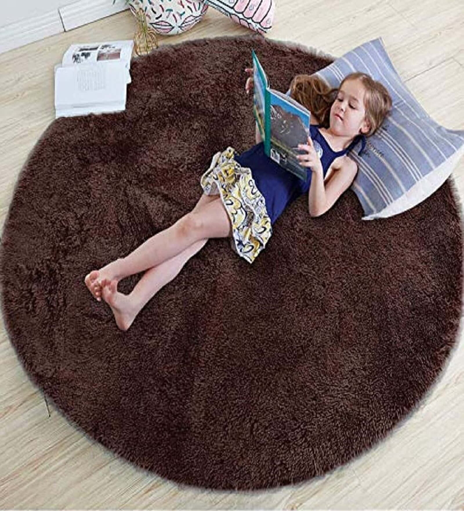 Brown Solid Polyester 4x4 Feet Machine Made Shaggy Round Carpet