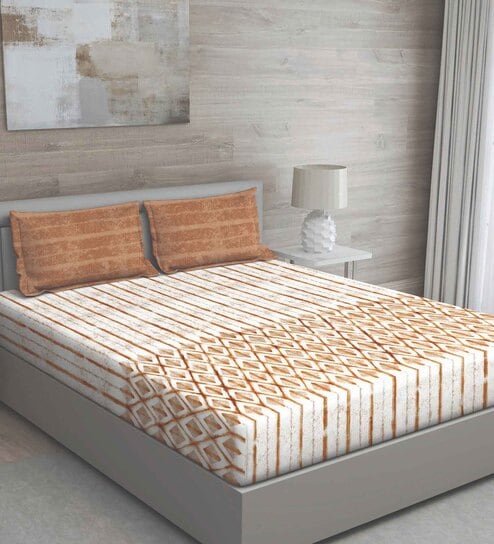 Brown Geometric 144 TC Cotton Queen Sized Bed Sheets with 2 Pillow Covers by GM Fabrics
