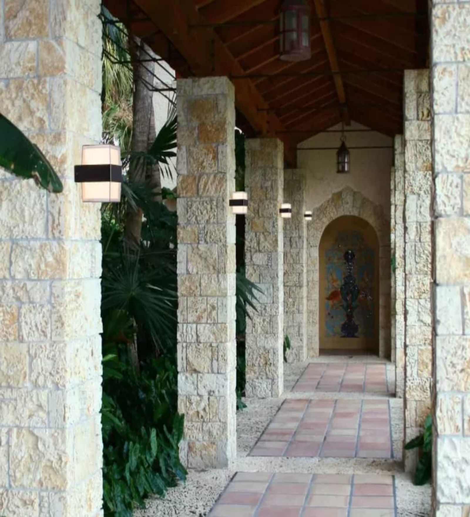 Bulkhead Rainproof 21 Watts Warm White LED Outdoor Up & Down Wall Light