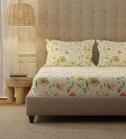 Buttercream Floral 200 TC Cotton King Sized Fitted Bedsheet with 2 Pillow Covers