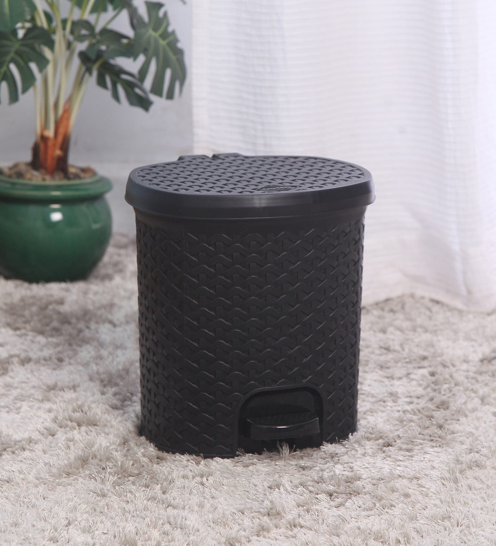 6 Ltr Pedal Plastic Dustbins In Black