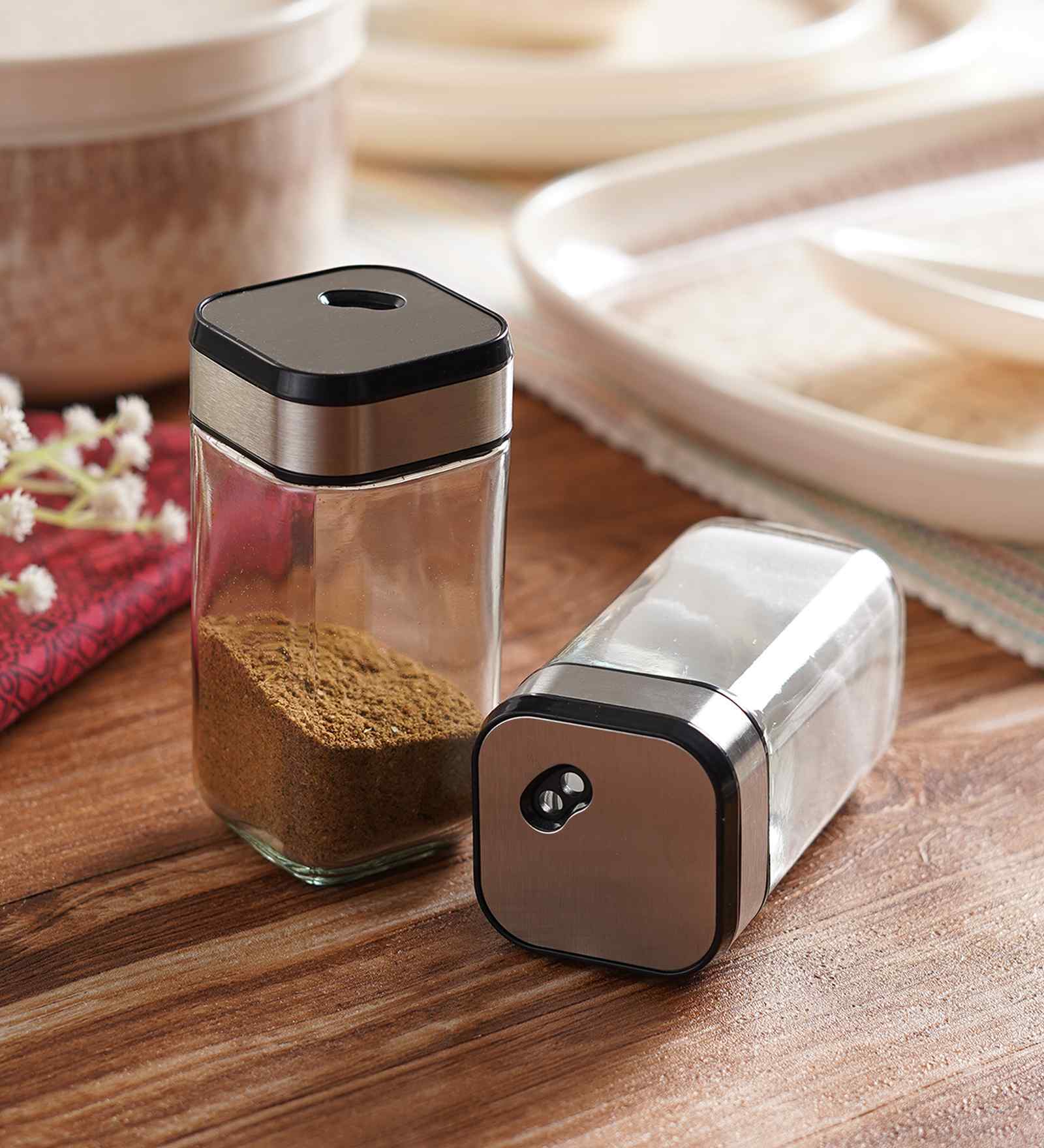 Ceradeco Set Of 2 Salt Pepper Shakers Set