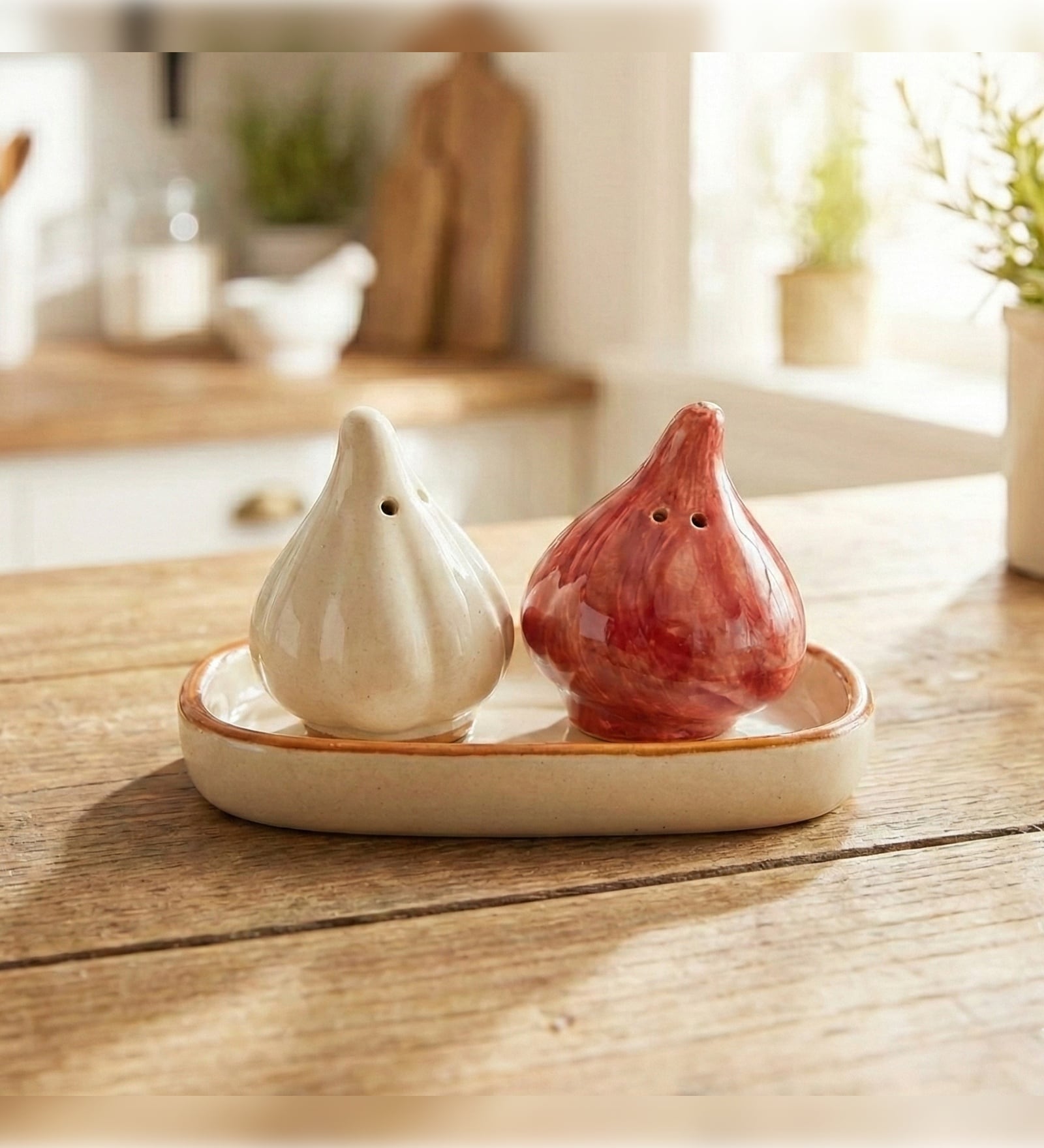 Ceramic Cute Onion Garlic Shaped Salt And Pepper Set