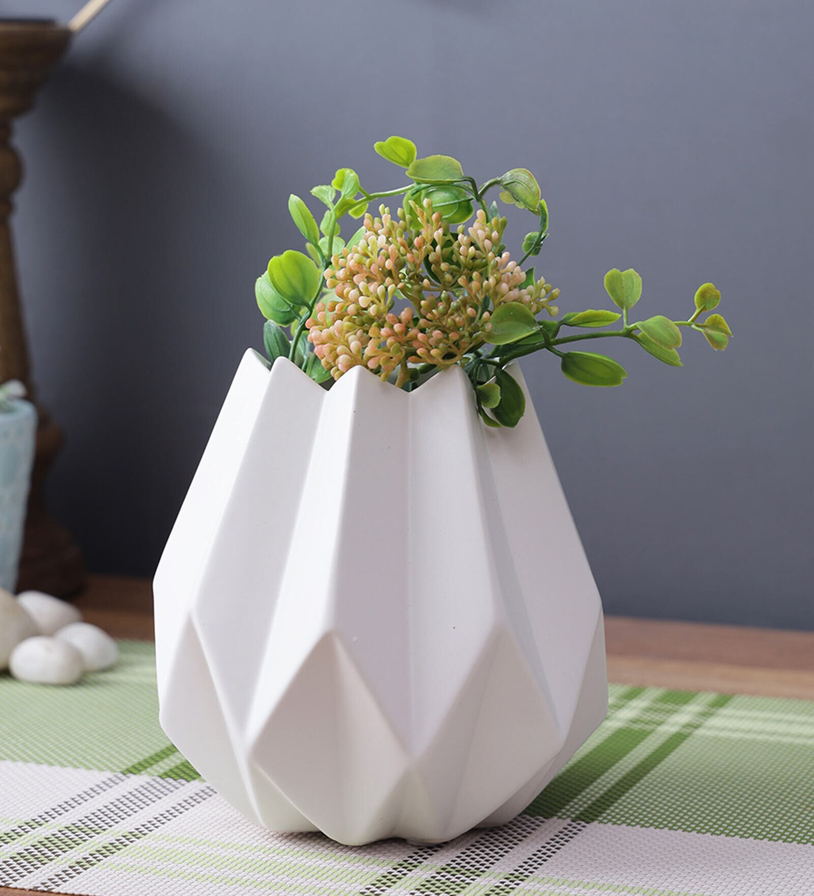 Ceremic Flower Vase in White