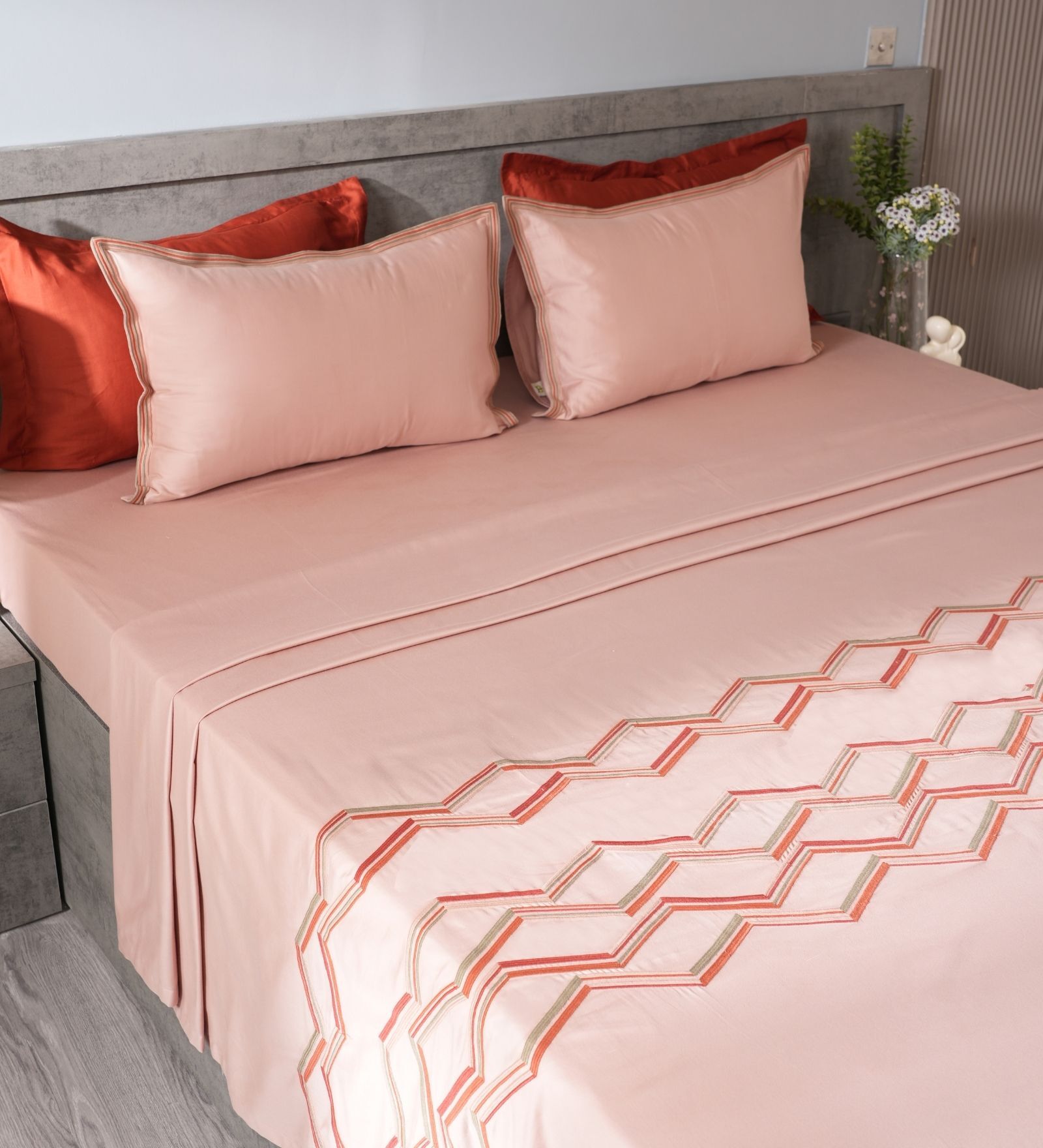 Peach 300TC 100% Cotton Solid Flat Embroidered Super King Bedsheet With 2 Pillow Covers