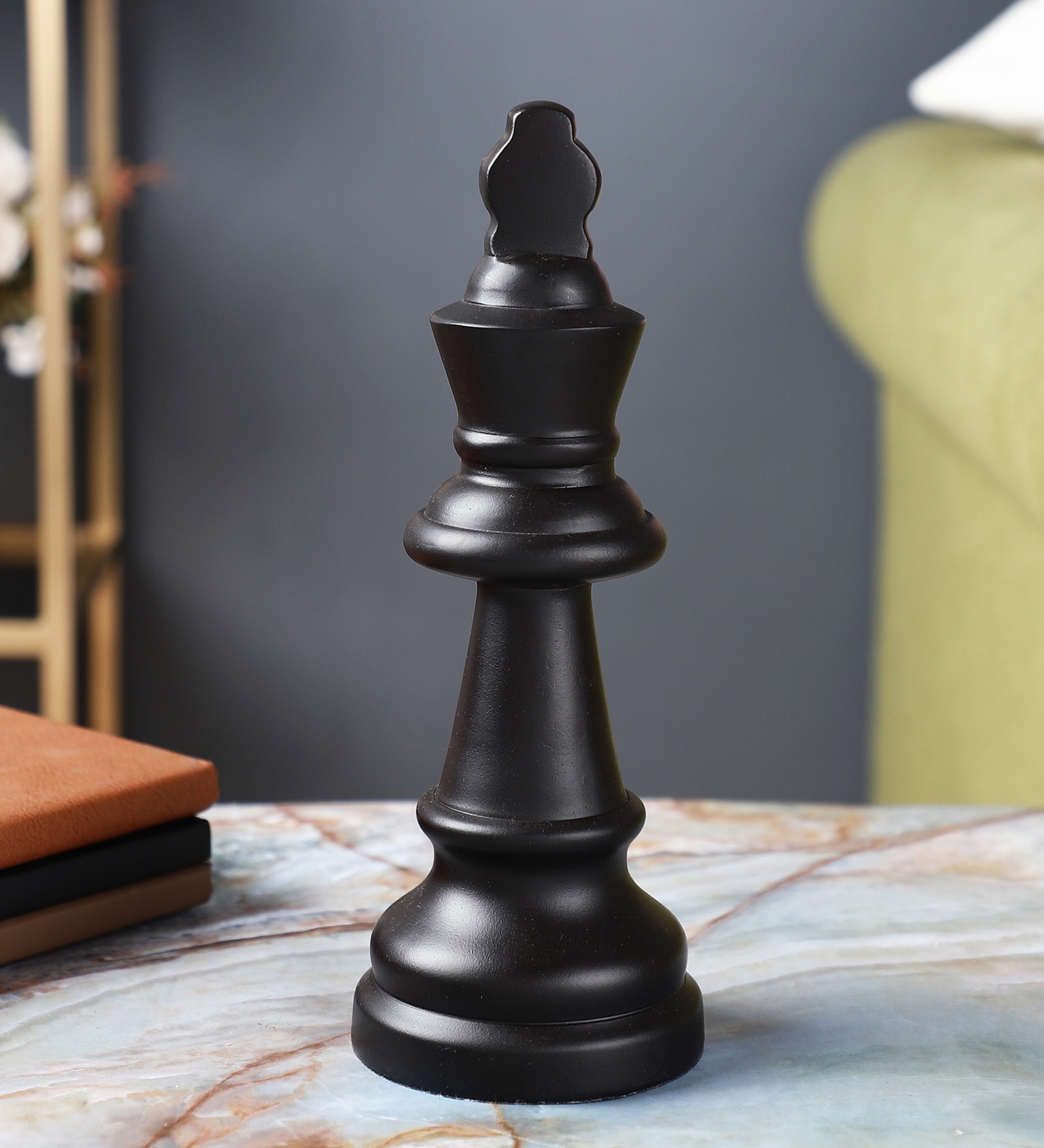 Chess King Black Showpiece