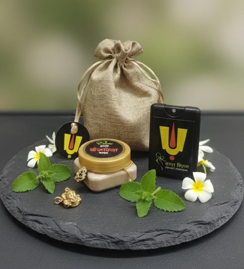 Chandan And Pocket Perfume In Potli Holi Gift Pack