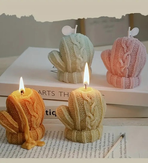 Christmas Glove (Set of 4)
Multicolour Wax
Decorative Candles