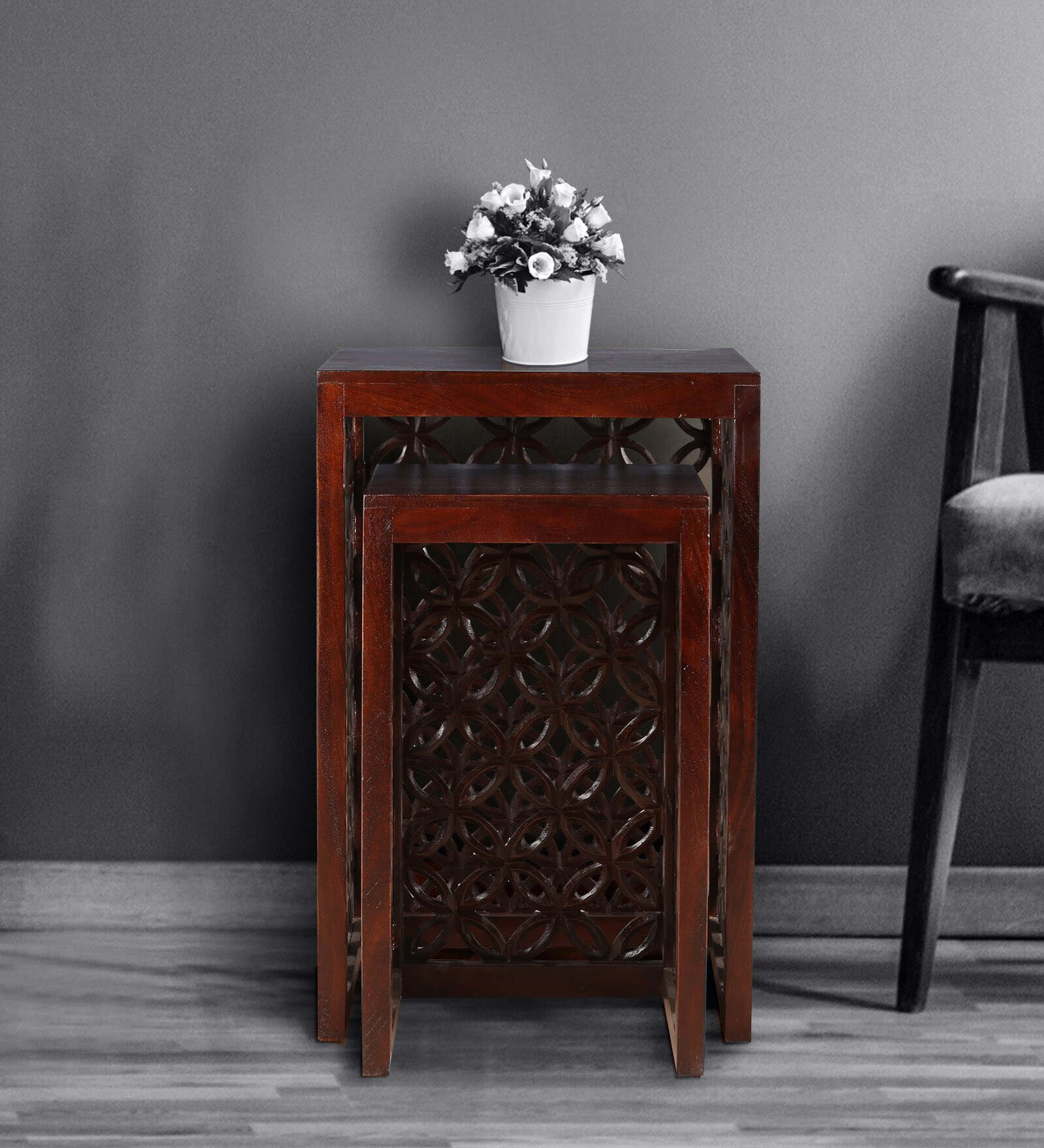 Clara End Table (Set of 2) in Chestnut Finish