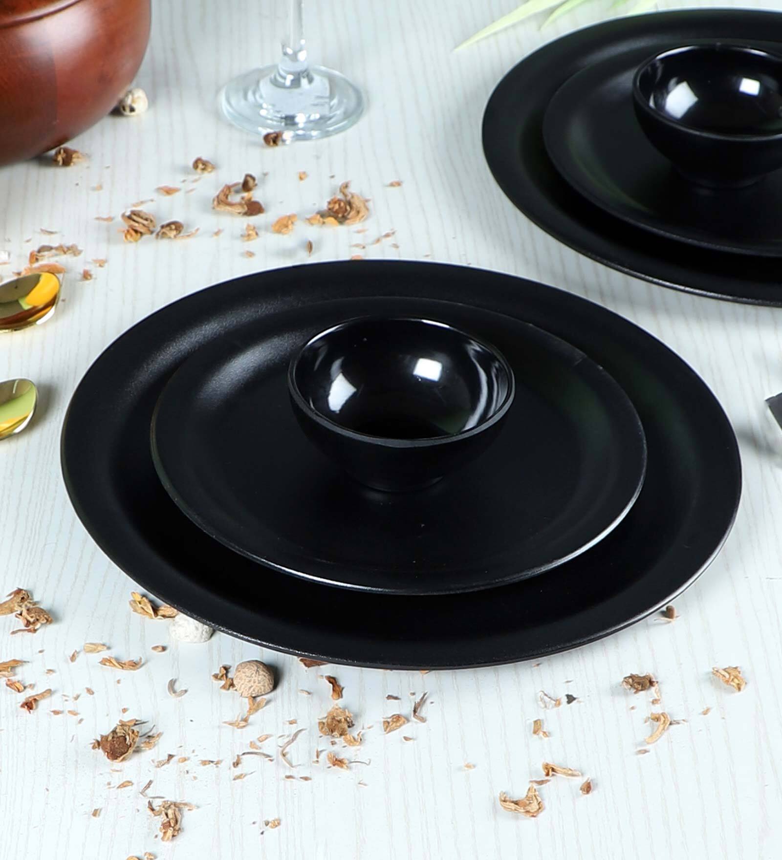 Classic 18 Pcs Black Melamine Dinnerware Set
