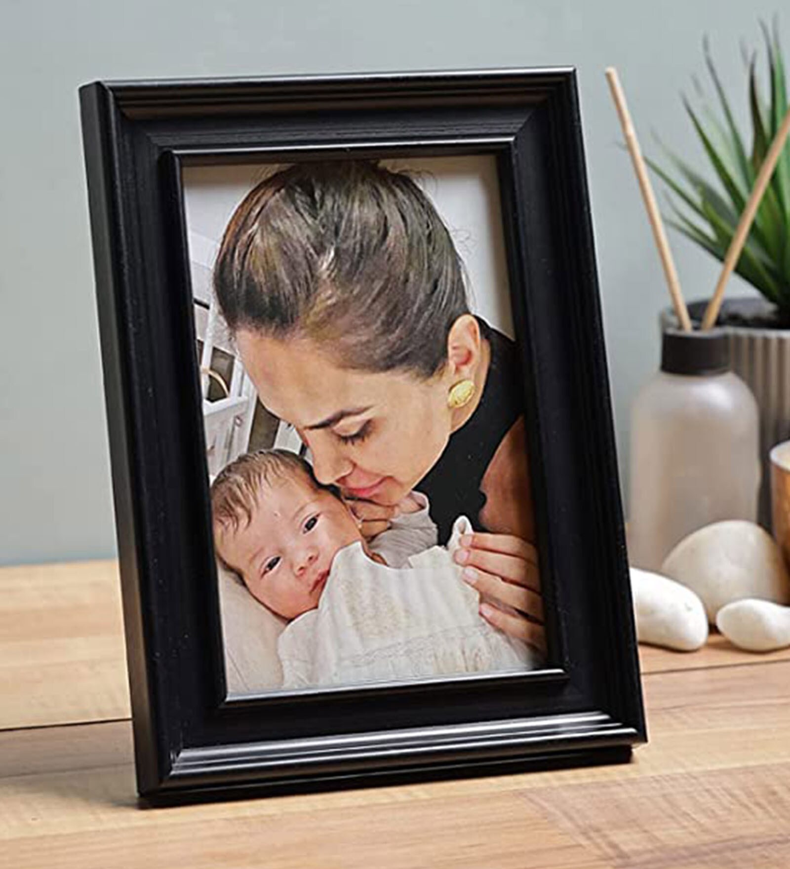 Classic 5x7 Single Table Photo Frame Classic 5x7 Single Table Photo Frame