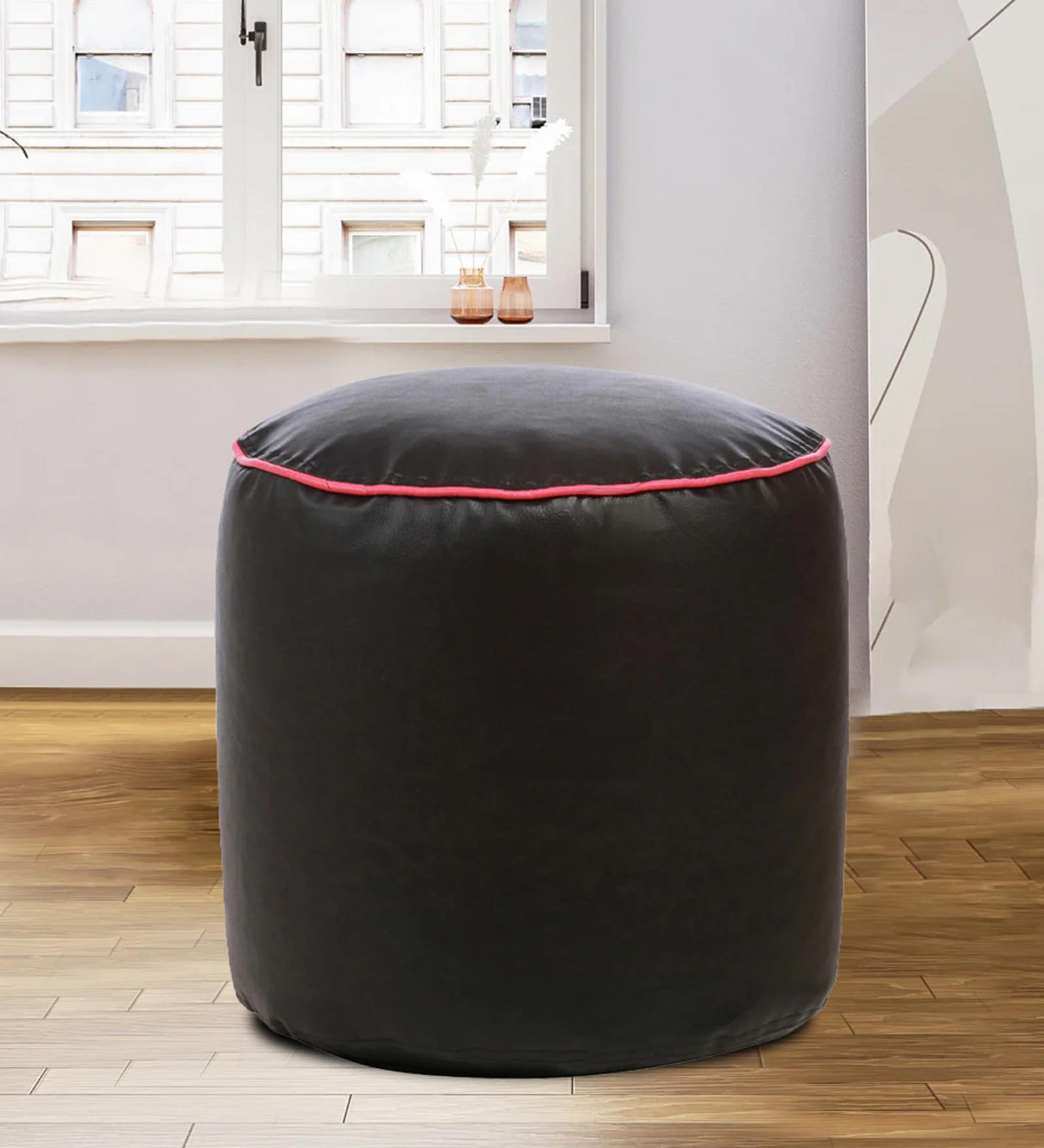 Classic Round Pouffe With Beans In Black Colour